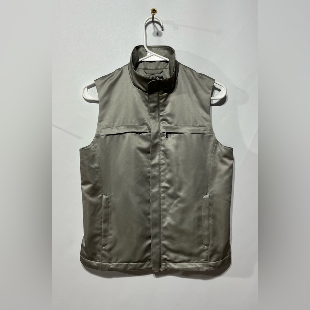 Ralph Lauren Golf Women’s  Silver Vest Full Zip Size‎ Small